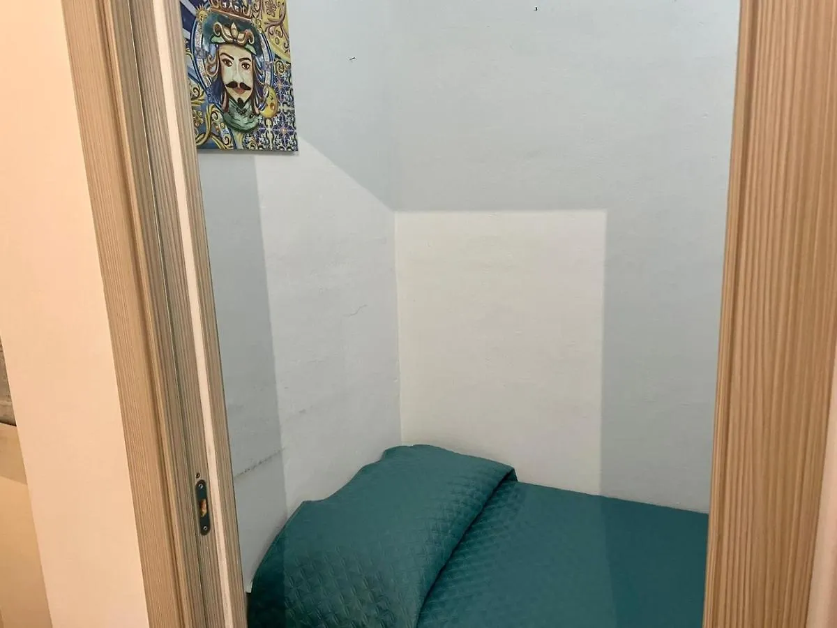 Maqueda Apartament For 4 Palermo Centre Ballaro