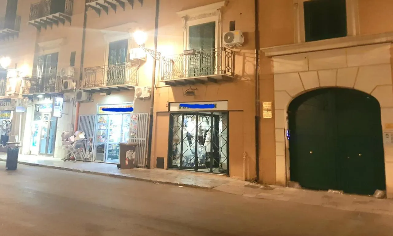 Maqueda Apartament For 4 Palermo Centre Ballaro