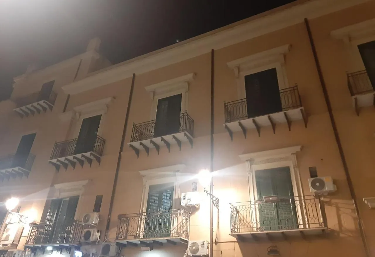 Maqueda Apartament For 4 Palermo Centre Ballaro 0*,